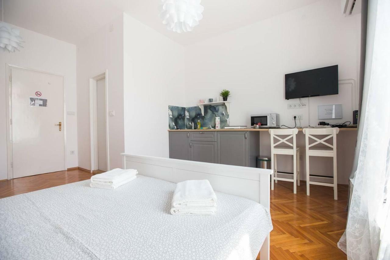 Oberiter Apartments - Center Of Zagreb, Fast Wifi, Ac, Kitchen, Parking Ngoại thất bức ảnh